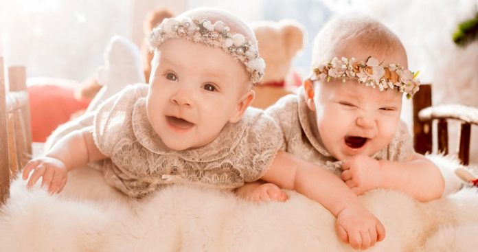 Dosar cu acte pentru indemnizatia de crestere a copiilor gemeni depus la AJPIS